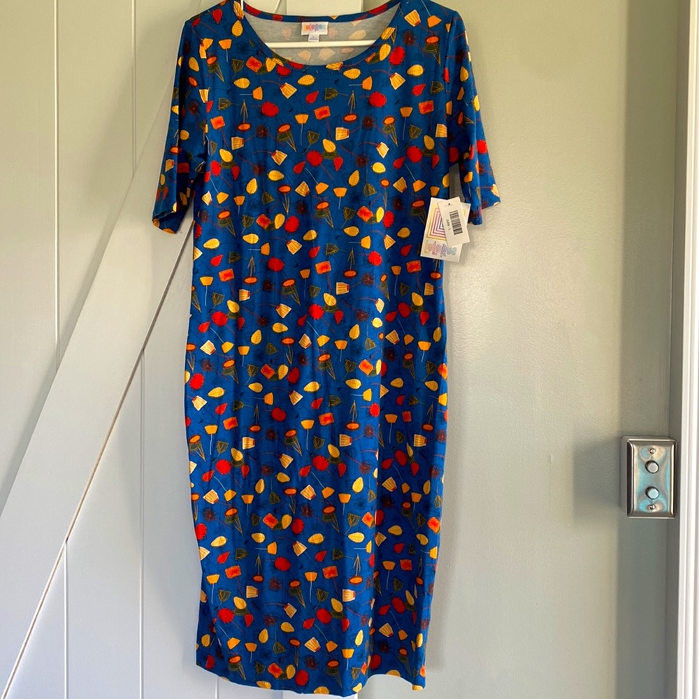 NWT Lularoe "The Julia" print Size L